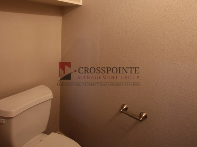 Building Photo - Tour Today! 2 Bed 1.5 Bath Townhome in Lindale!