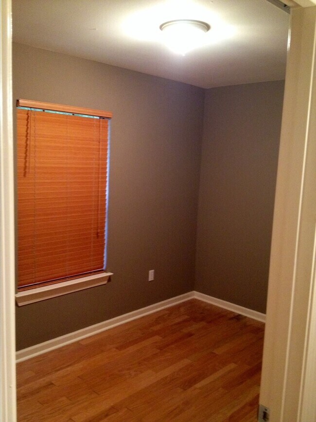 Building Photo - 9250 Lockhart Rd