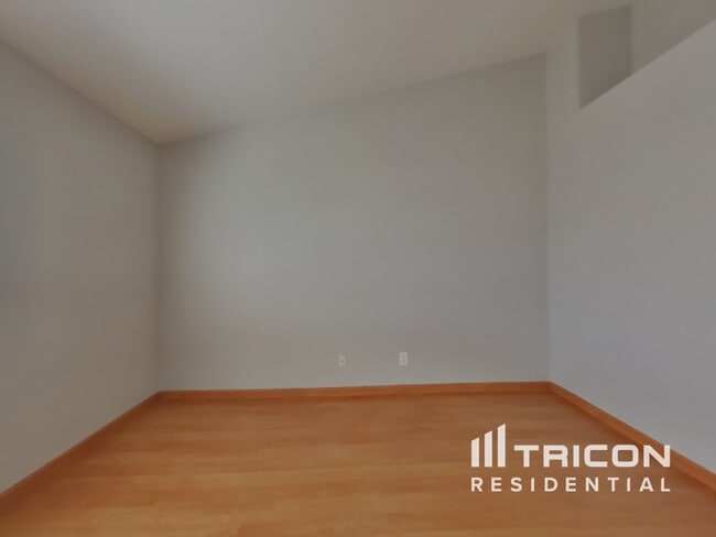 Building Photo - 9027 Warm Springs Cir