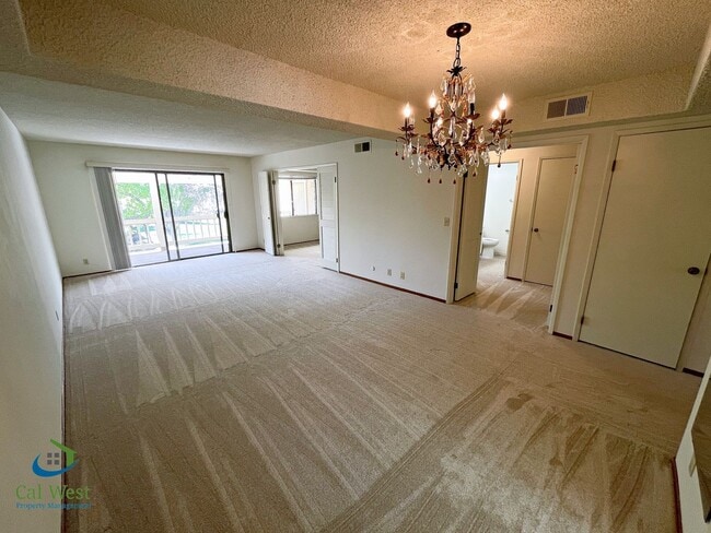 Building Photo - $2,595 - 2 Bed/2 Bath Retirement Resort Li...