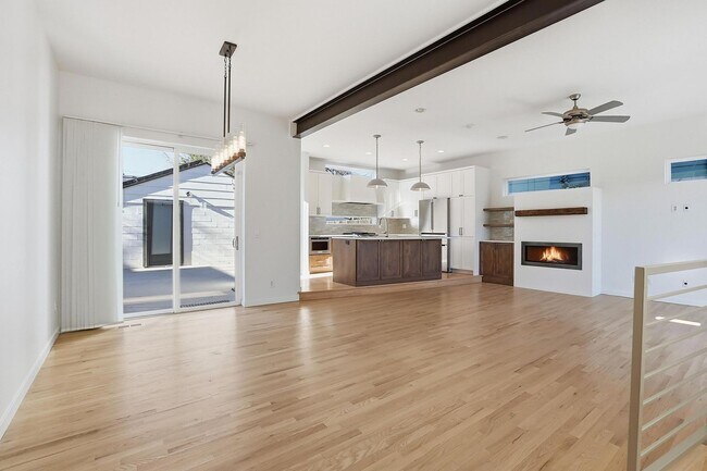 Building Photo - 4 blocks to Sloans Lake! immaculate home with large yard and garage