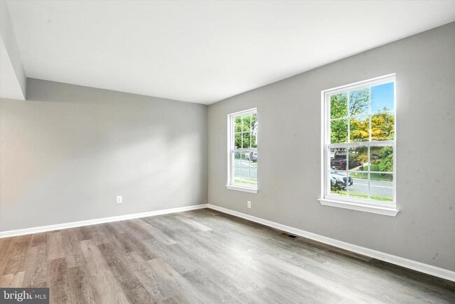 Primary Photo - 1061 Berkley Dr