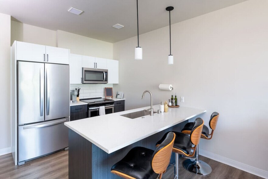 Building Photo - 1632 N Franklin Pl