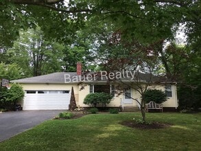 Building Photo - Three Bedroom, Southside Ashland