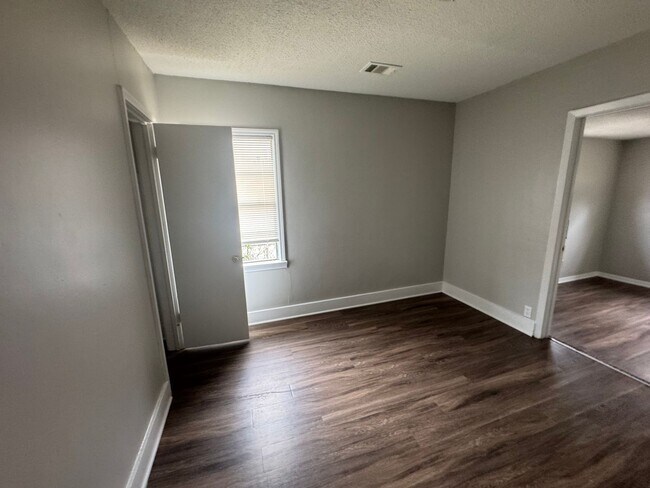 Building Photo - 1895 S Lauderdale St