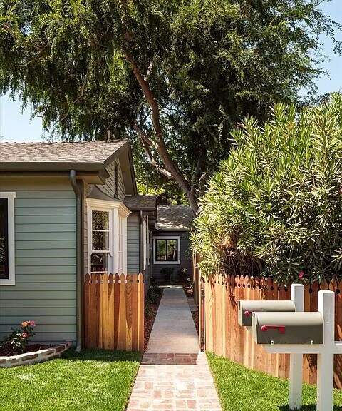 Building Photo - 5033 Townsend Ave