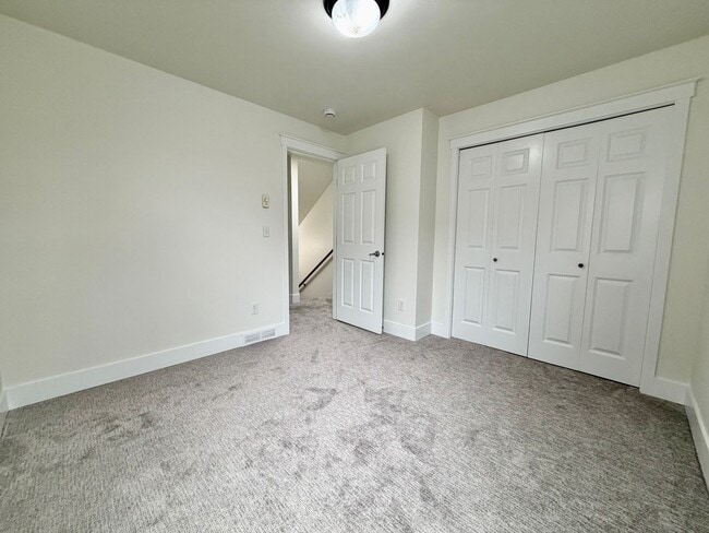 Building Photo - Urban Madison Valley three-bedroom townhome for $3895! Available now!