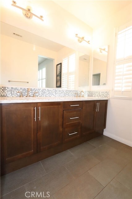 Building Photo - 163 E Commercial St