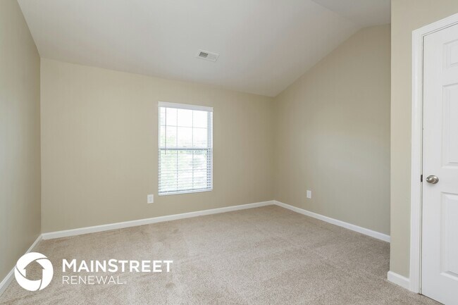 Building Photo - 5892 Village Loop