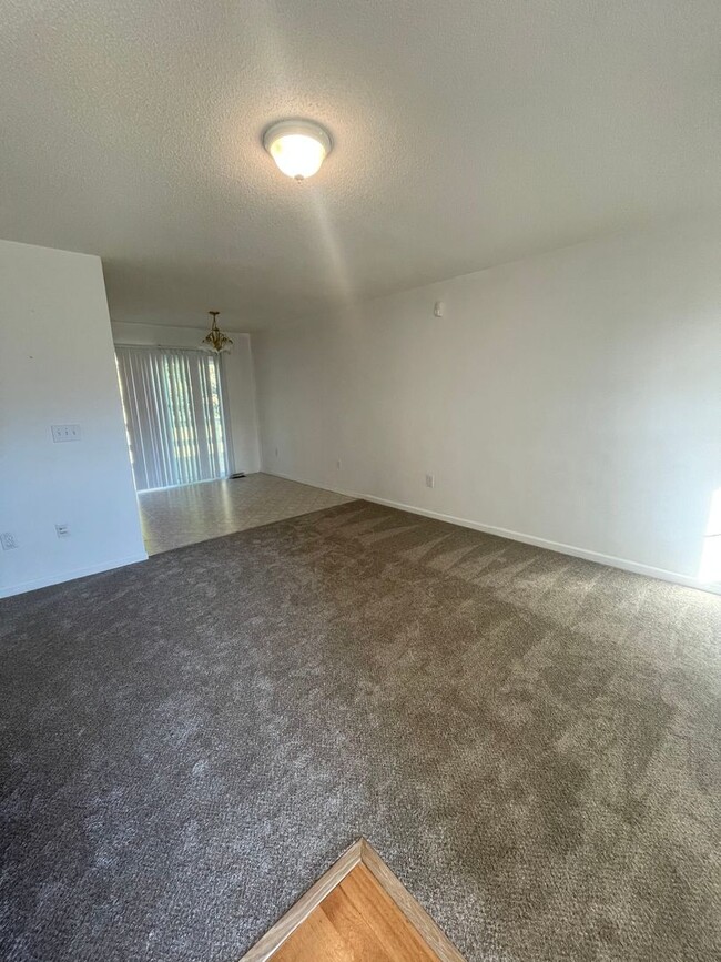 Building Photo - 3 Bedroom 2 Bath Home near downtown Greenv...