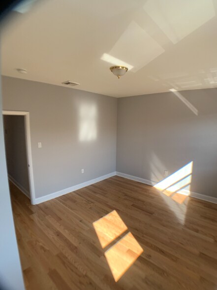 Building Photo - 1905 Fitzgerald St