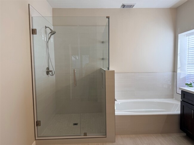 Building Photo - 2201 Summer Reef Dr