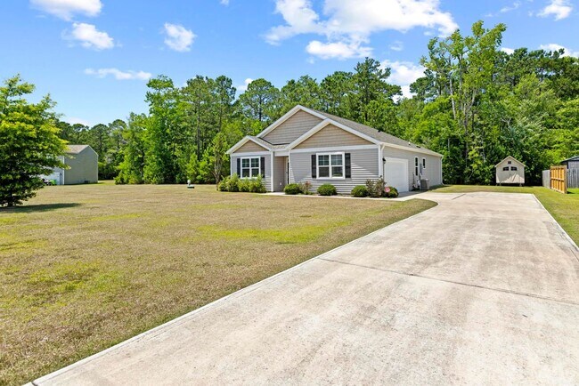 Building Photo - Holly Ridge Ranch Home available now!