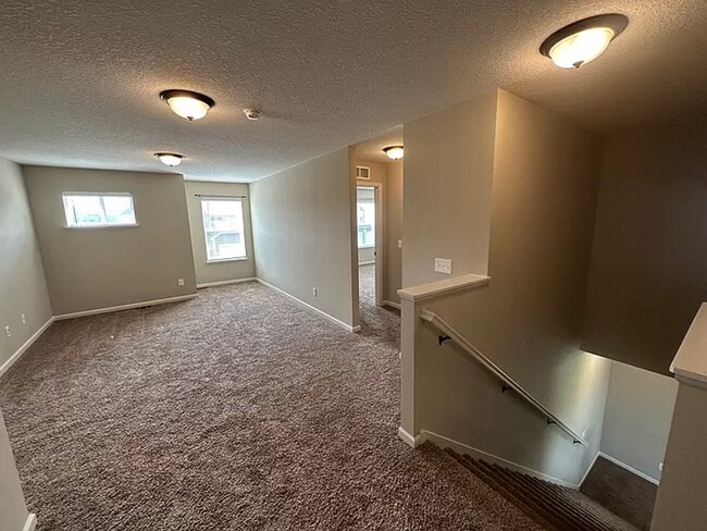 Building Photo - Gorgeous 5 Bedroom, 3.5 Bath Single Family...