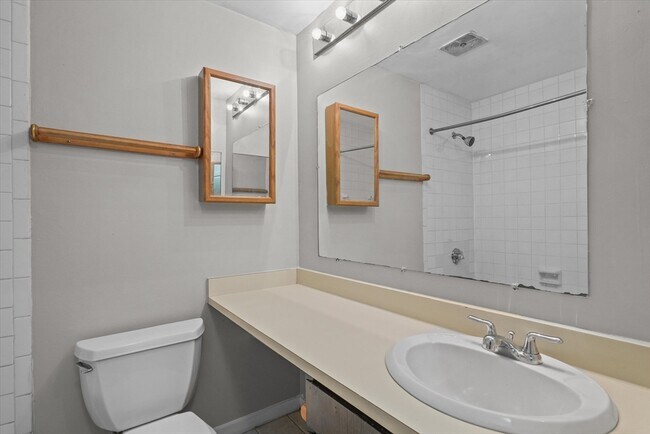 Building Photo - 18 Mason Ct