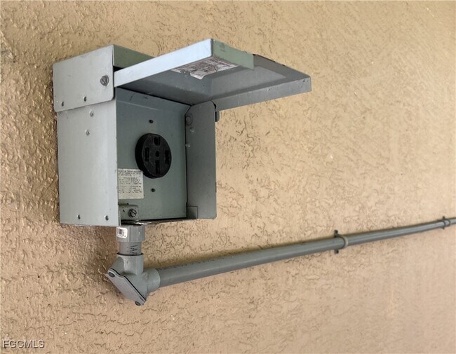 Building Photo - 18316 Oriole Rd