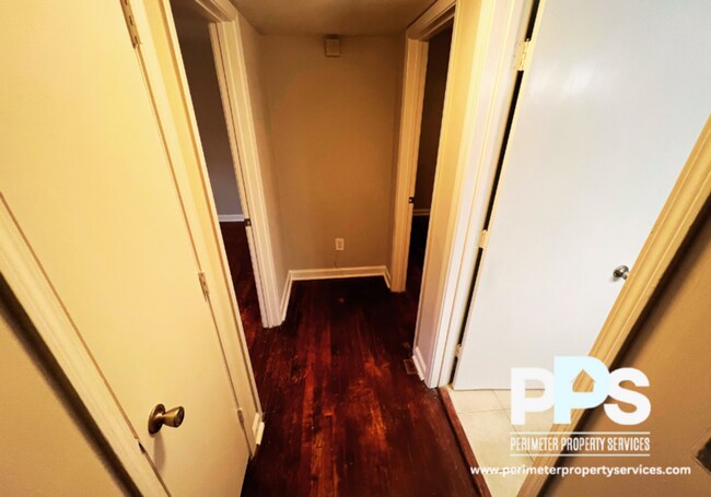 Building Photo - 221 Lampkin St NE