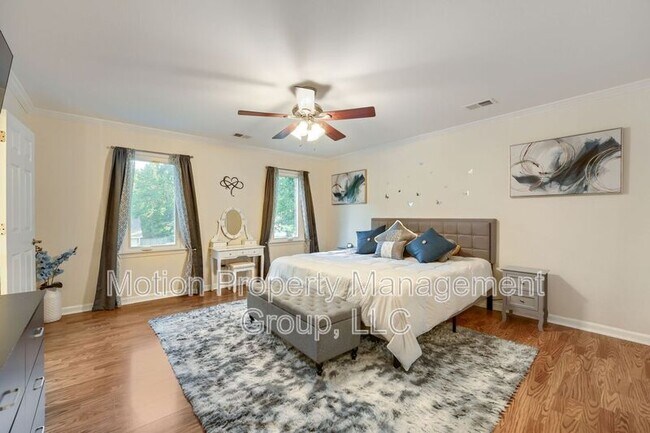 Building Photo - 1186 Crestbrook Dr