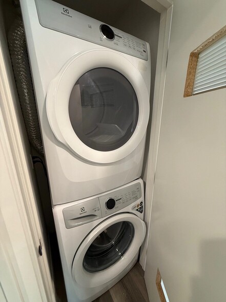 Building Photo - 11155 Huston St