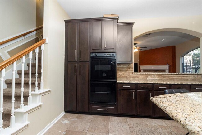 Building Photo - 5803 Song Ridge Ct
