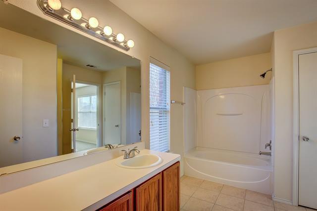 Building Photo - 1720 Desperado Rd