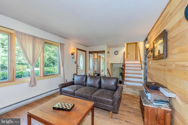 Building Photo - 7221 Hillview Dr