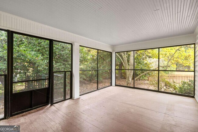 Building Photo - 5450 E Mountain St