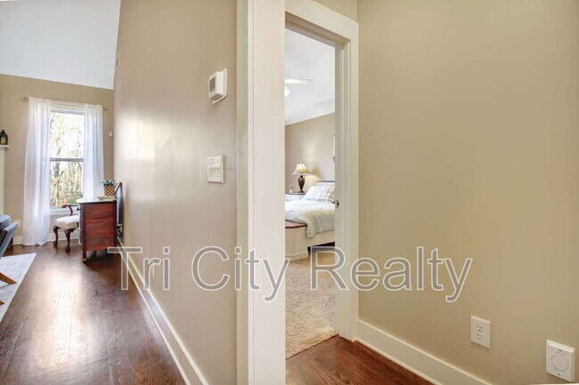 Building Photo - 175 Ridgeway Ct