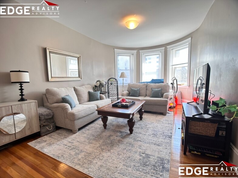 Building Photo - 16 Fuller St