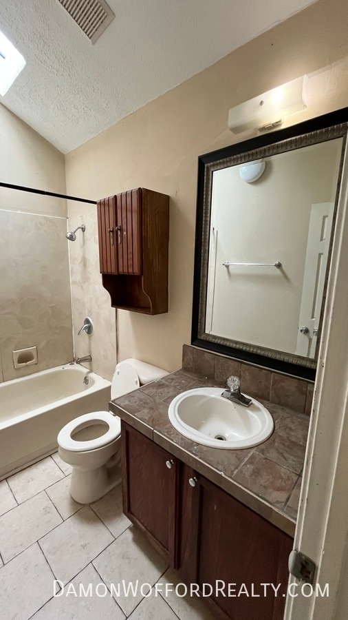 Building Photo - 941 Glastonbury Cir