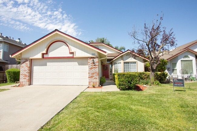 Building Photo - 767 Raven Dr