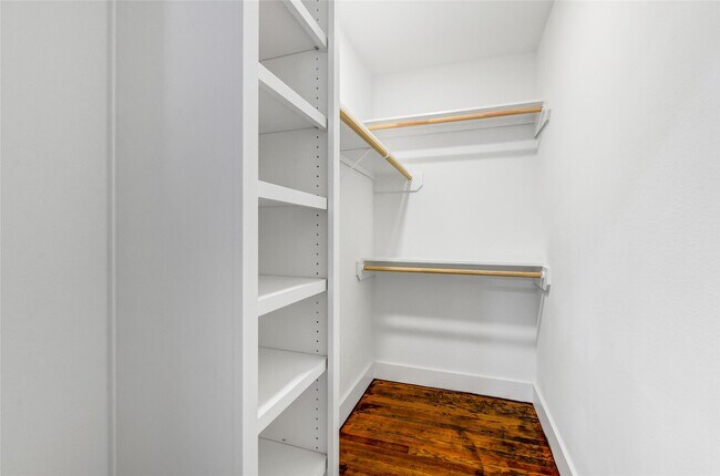 Building Photo - 312 Maple Ave