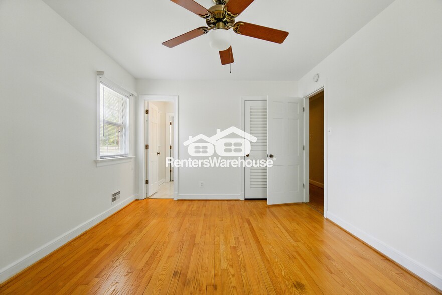 Building Photo - 4817 Stornoway Dr