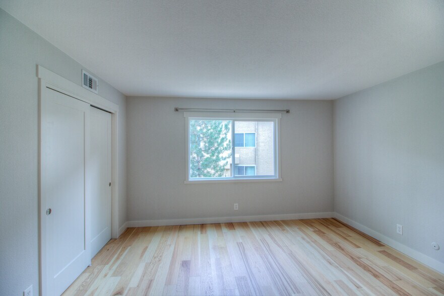 Building Photo - 7665 E Quincy Ave