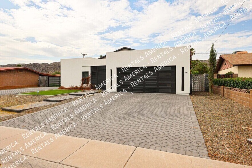 Building Photo - 347 E La Mirada Dr