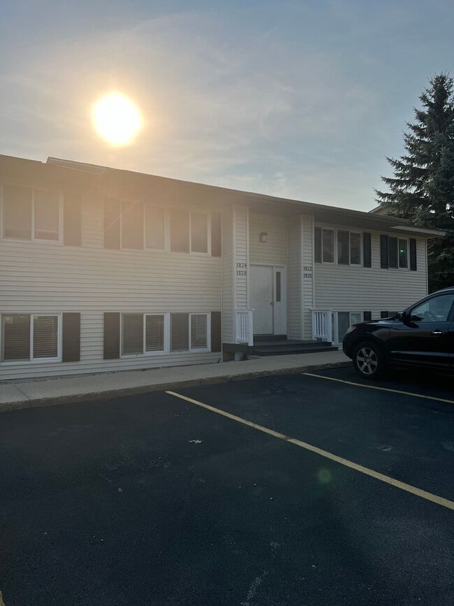 Building Photo - MT Ranch