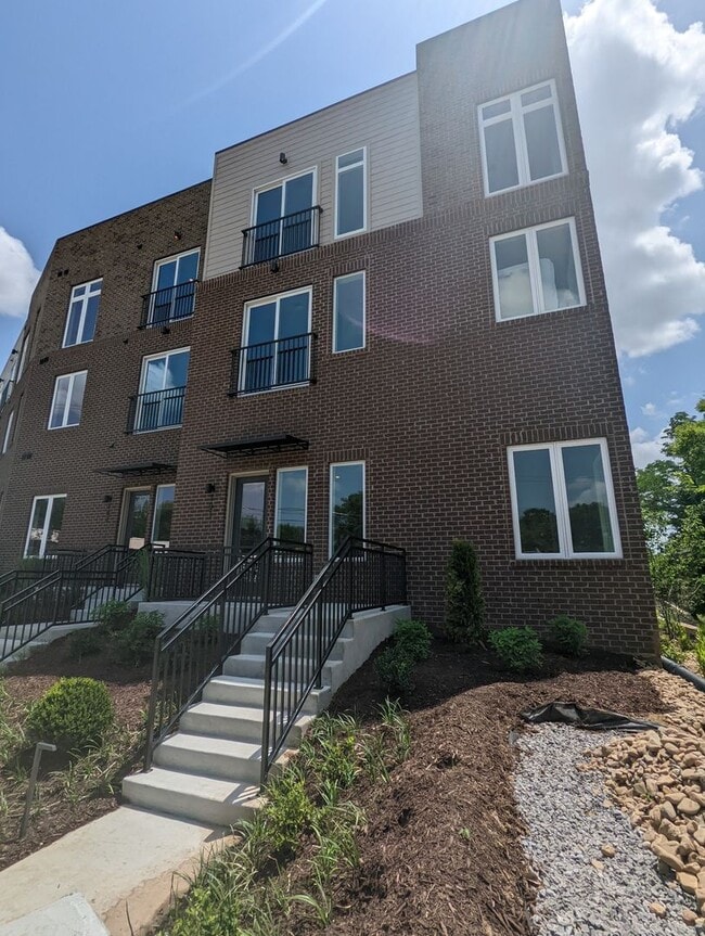 Building Photo - 1507 Porter Rd