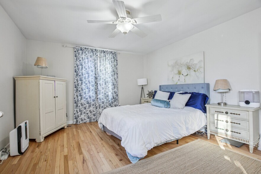 Bedroom - 8600 Boulevard East