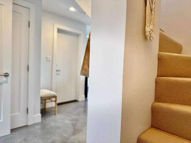 Building Photo - 3BR/2BA | Unobstructed Panoramic Views | Live Above the Fog | Intentional Living