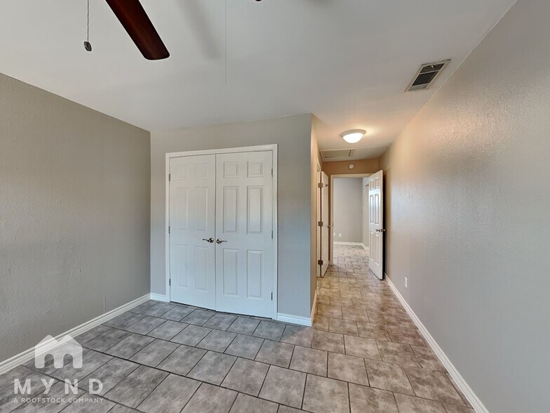 Building Photo - 1701 Cardinal Dr