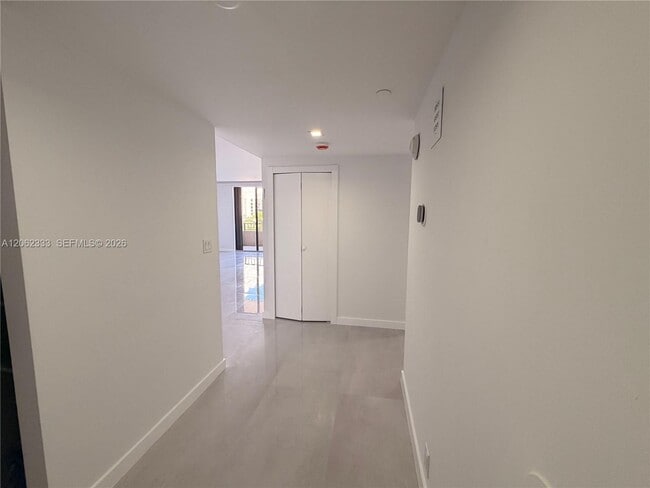Building Photo - 151 Crandon Blvd