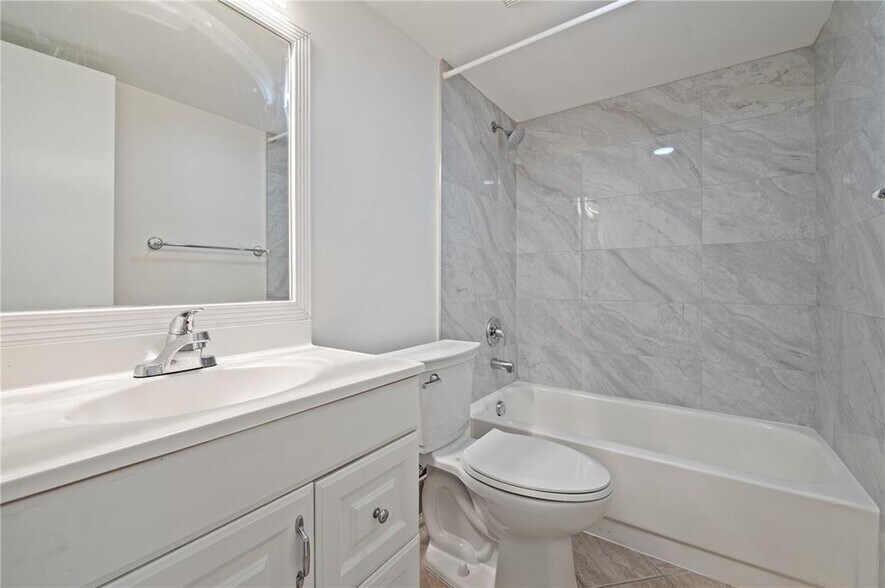 Building Photo - 10001 W Atlantic Blvd