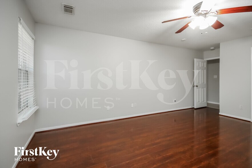 Building Photo - 2210 Dublin Dr