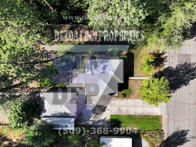 Building Photo - Charming Shadle District 3 bedroom with RV...