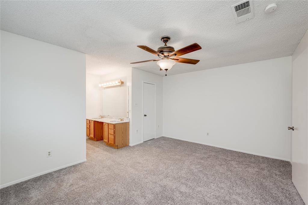 Building Photo - 908 Spring Tree St