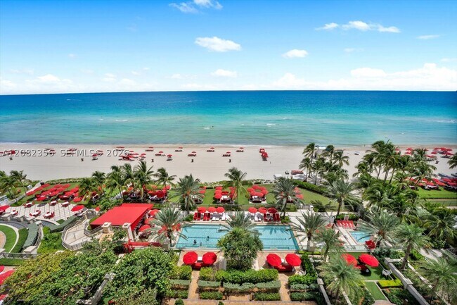 Building Photo - 17901 Collins Ave