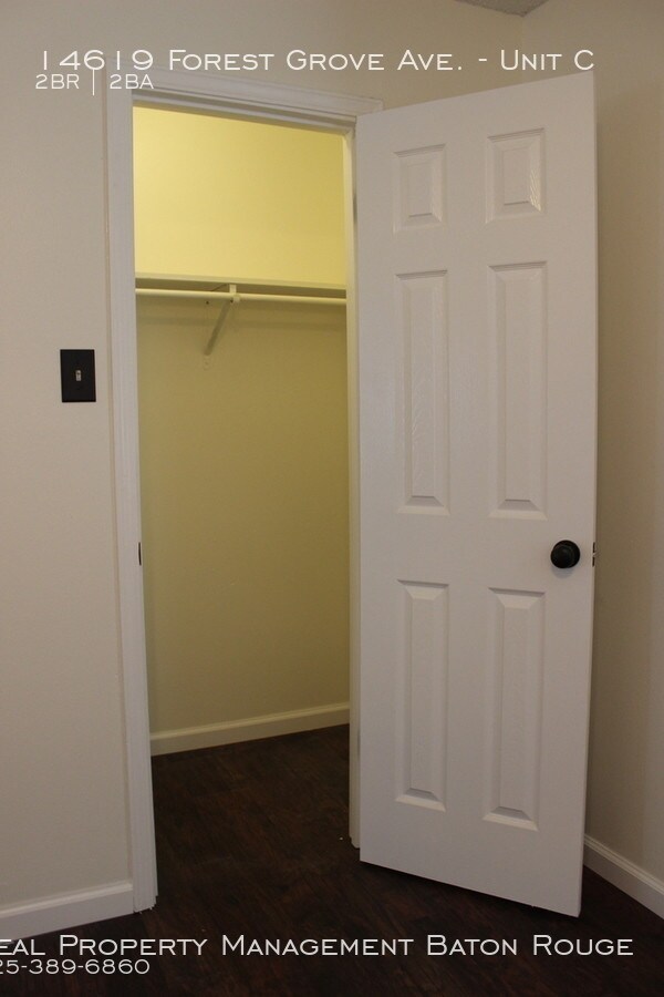 Building Photo - Move-In Ready Apartment in Central