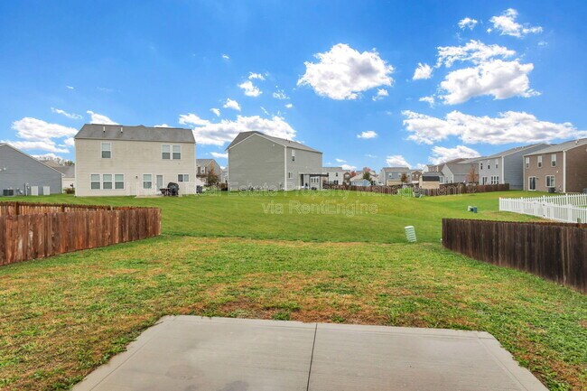 Building Photo - 7449 Sugarbark Dr