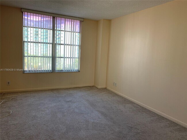 Building Photo - 3800 S Ocean Dr