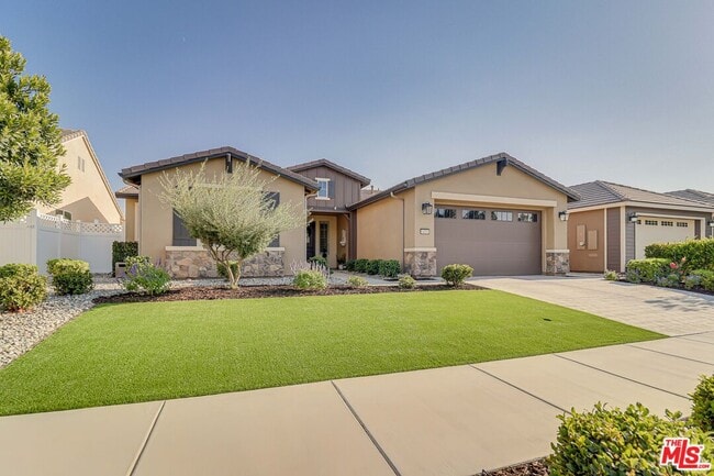 Building Photo - 14001 Barbon Beck Ave